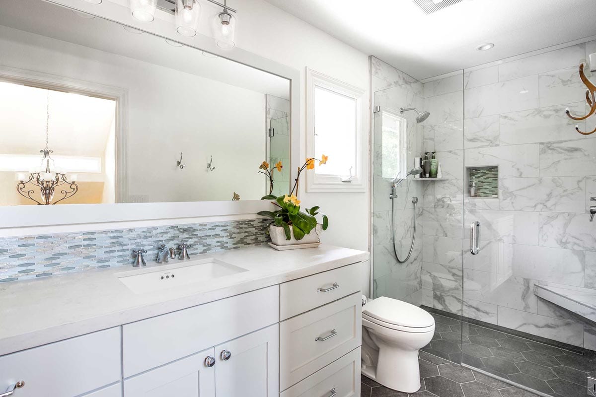 bathroom-remodeling-contractor-modern-bathroom